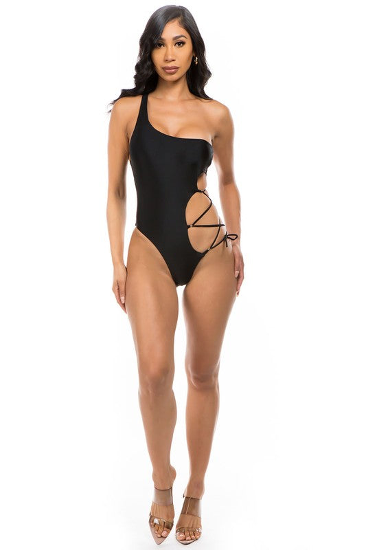 One Piece One Shoulder Size Criss Cross Cut Bathing Suit